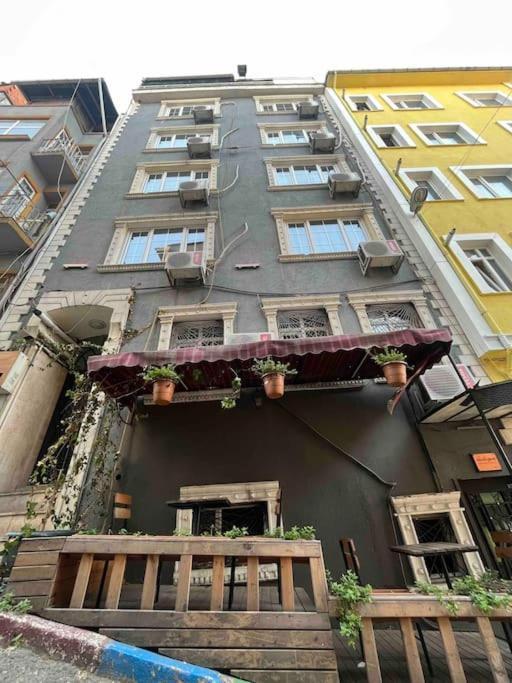 Amuer 3 Istanbul